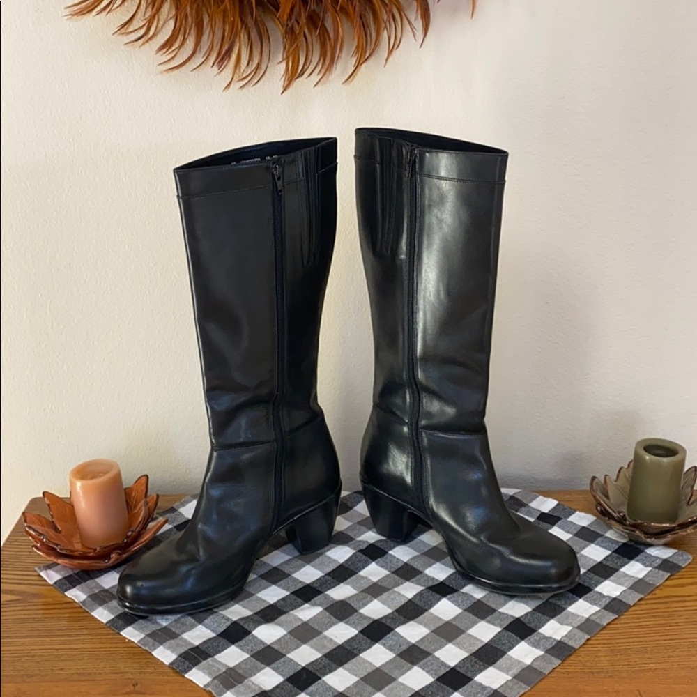 🐣 Dansko Black boots